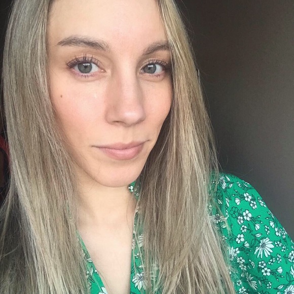 Ariel - Picture 2 of 3